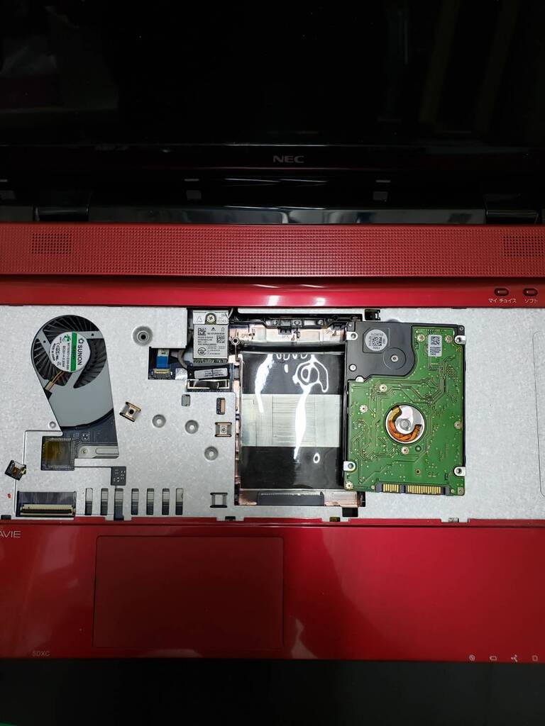 お客様のパソコン内の部ハードディスク破損復旧事例 大阪市天王寺区 K様 持ち込み修理事例です 1