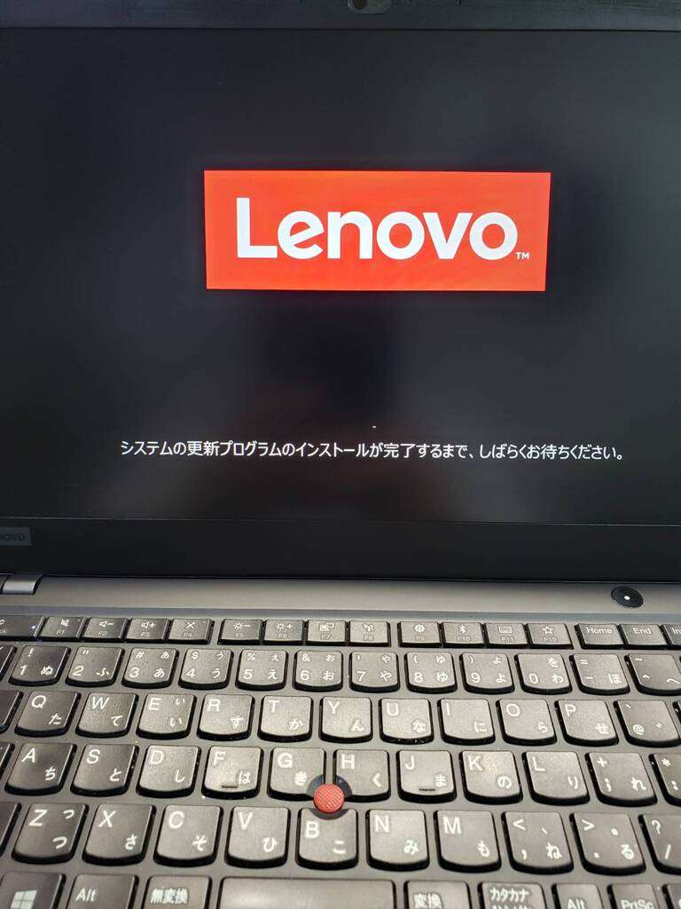 lenovo ノートパソコン起動しない 事例です。依頼主様：大阪市 天王寺区　S 様 診断方法：持ち込み依頼 対象媒体：Thin kpad T490s 20nxA00rjp  障害内容：電源は入るが起動しない症状です。3