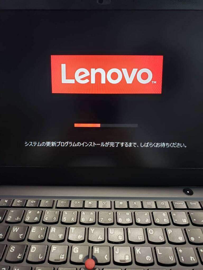 lenovo ノートパソコン起動しない 事例です。依頼主様：大阪市 天王寺区　S 様 診断方法：持ち込み依頼 対象媒体：Thin kpad T490s 20nxA00rjp  障害内容：電源は入るが起動しない症状です。4